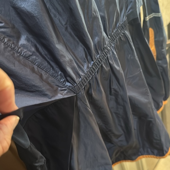 Women’s Brooks Wind Jacket Sz L - Picture 6 of 11